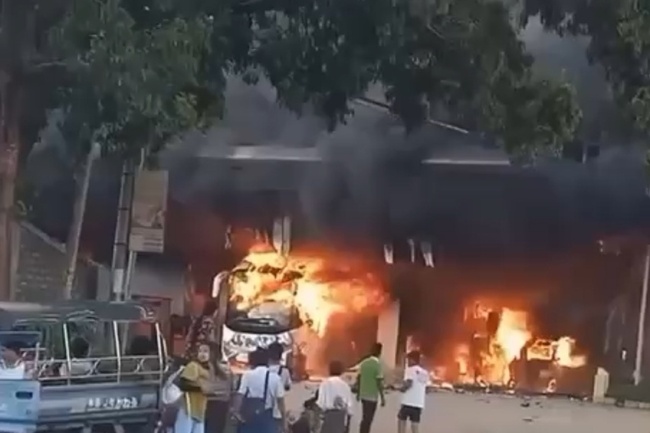 缅甸北部加油站发生爆炸起火事故 已致十余人死伤