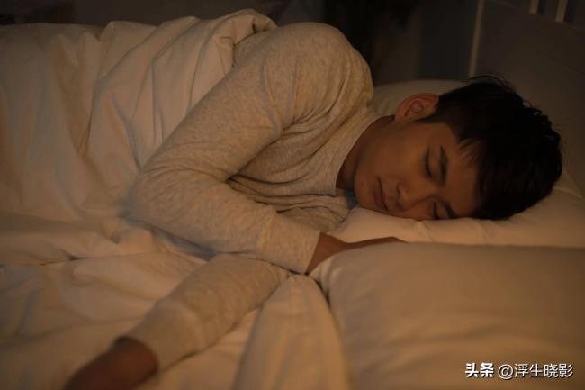 颠覆认知！专家称人类每晚睡7h就够
