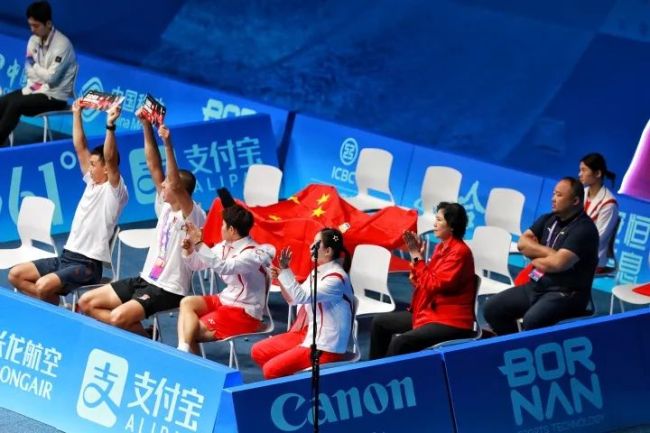 韩国队员模仿何冰娇哭泣引热议 网友：这是在干嘛？
