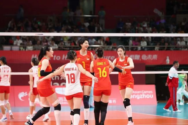 中国女排3-0轻取朝鲜，小组第一出线！