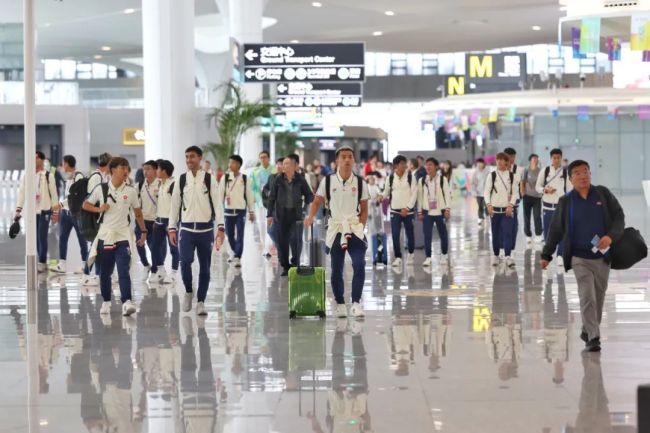 杭州机场可提前一天办行李托运手续 迎来亚运会返程高峰