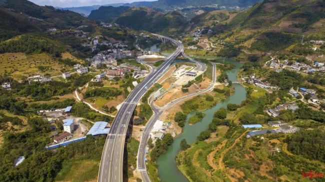四川再增南向出川大通道 这条高速今起通车试运行