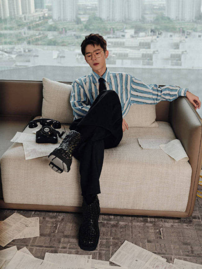 刘昊然回应一部手机用五六年:要求不高 够用就行