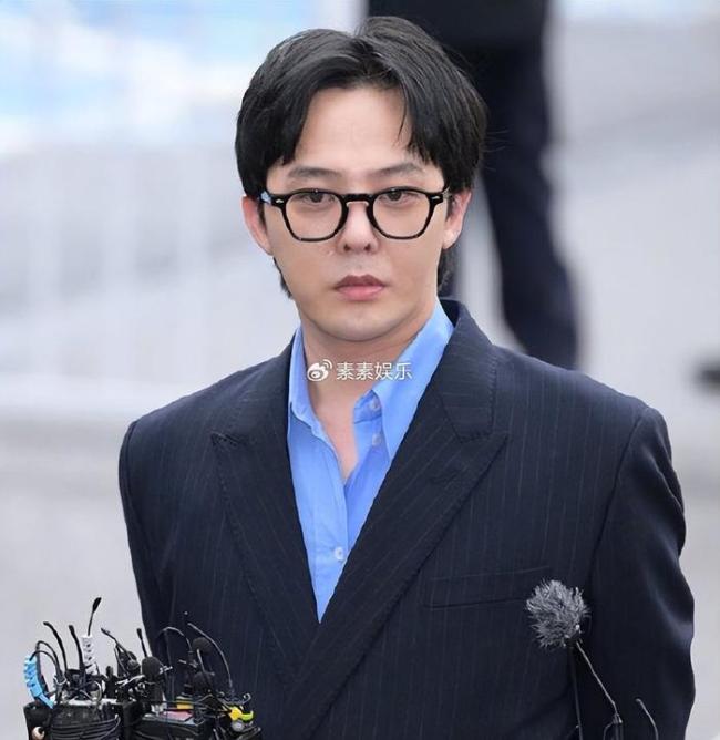 权志龙被曝吸毒后首现身,现场说走着瞧吧