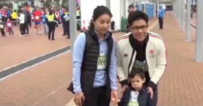 郭晶晶和霍启刚带儿女低调参加公益跑