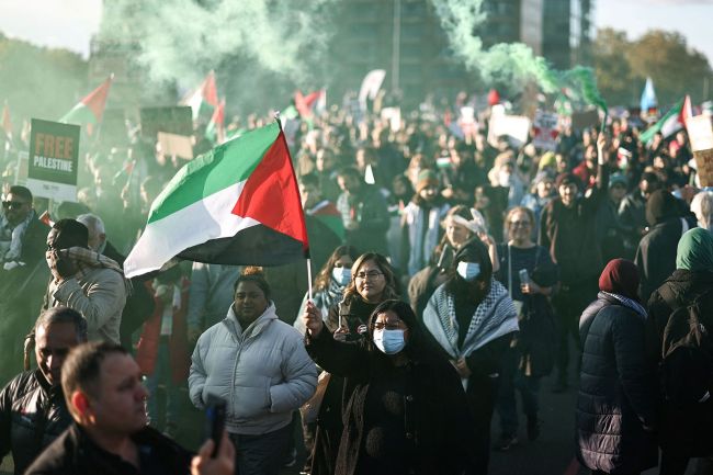 伦敦爆发大规模亲巴抗议 英首相谴责“亲哈马斯者”
