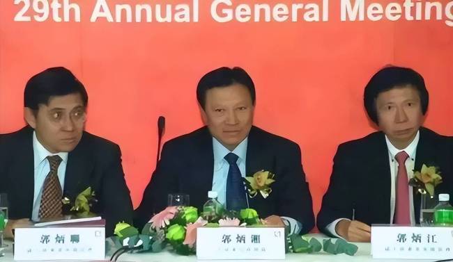  “香港第一贵妇”成中国女首富！一年躺赚60亿，还是“中国第一包租婆” 