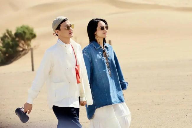 朱丹晒和周一围敦煌旅行照曝光2