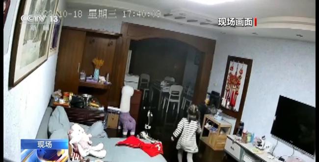 为她点赞！家中失火4岁女孩边打119边安抚妹妹：“老师说着火要打119”