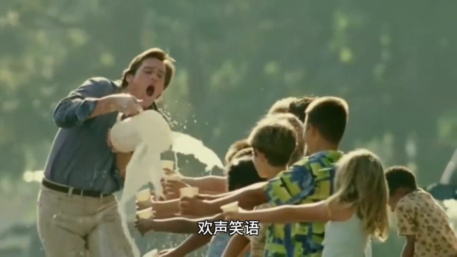 67岁老人照顾智力障碍邻居30多年 把邻居当成了家里的一分子