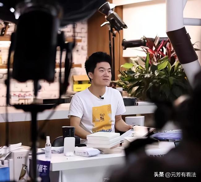 董宇辉曾回应被去董宇辉化 反对“饭圈”文化，呼吁理性发言