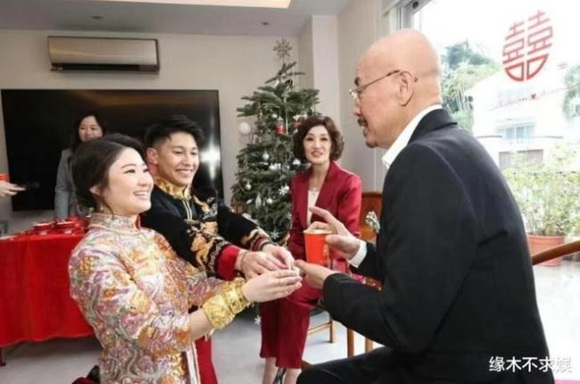 资深艺人许绍雄女儿结婚，香港名流齐聚祝福！
