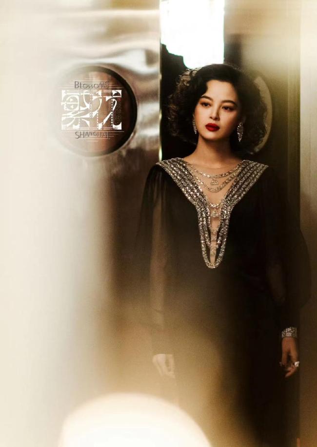 为了拍摄《繁花》，辛芷蕾学了两年舞蹈，李李曼妙优雅非浪得虚名