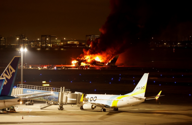 日本认定飞机相撞为航空事故，目前原因尚不明
