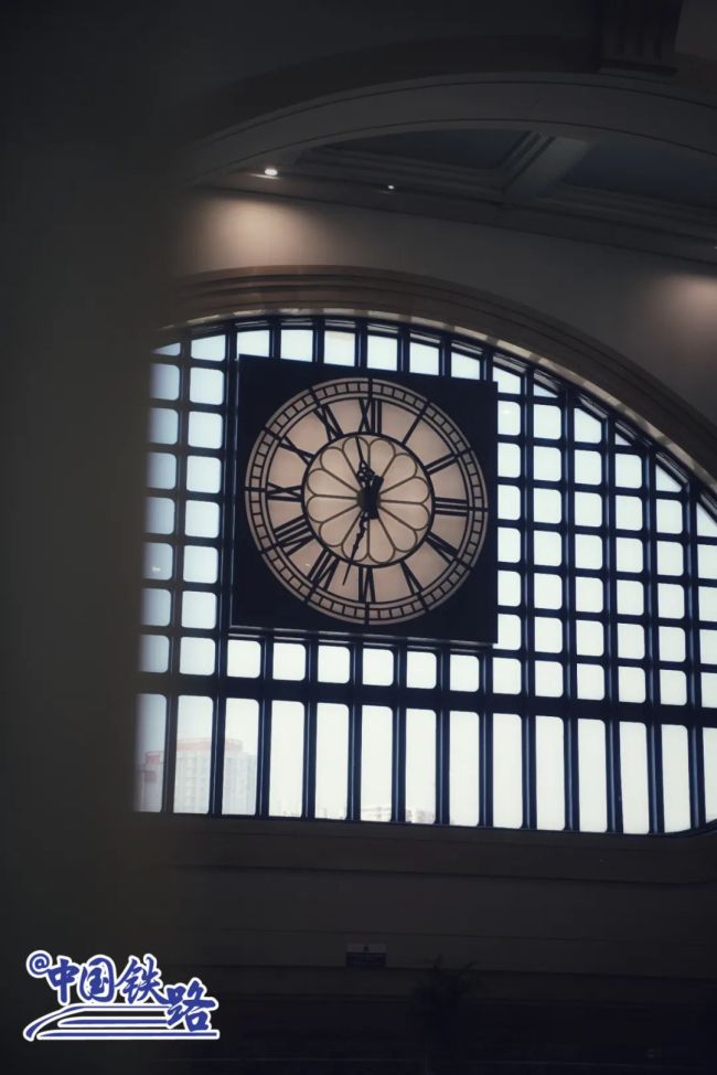 尔滨，连火车站都花式待客了！