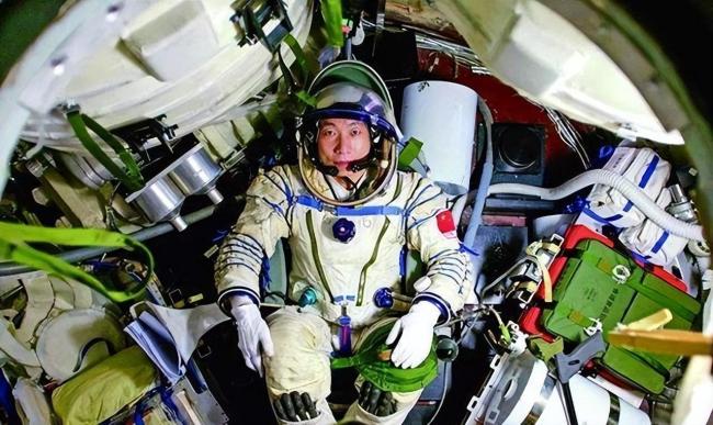 空间站系统总设计师：杨利伟真英雄 从零到英雄的航天传奇