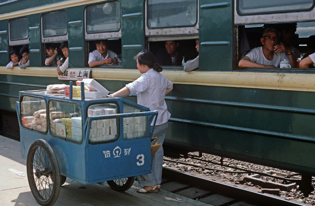 如何看待绿皮火车的落寞它还能活多久