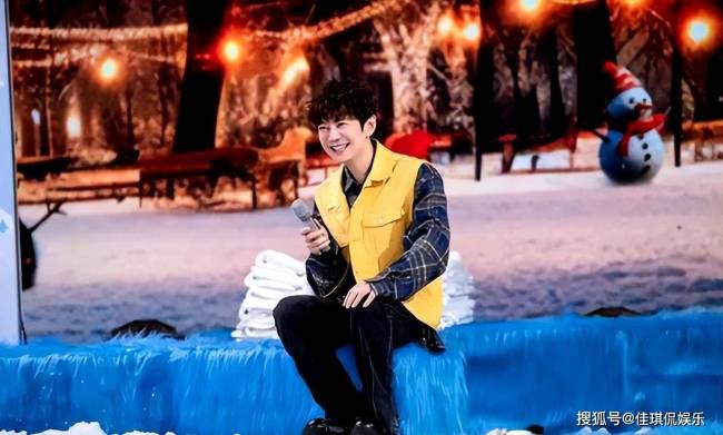 何炅上春晚长沙分会场路透照片曝光