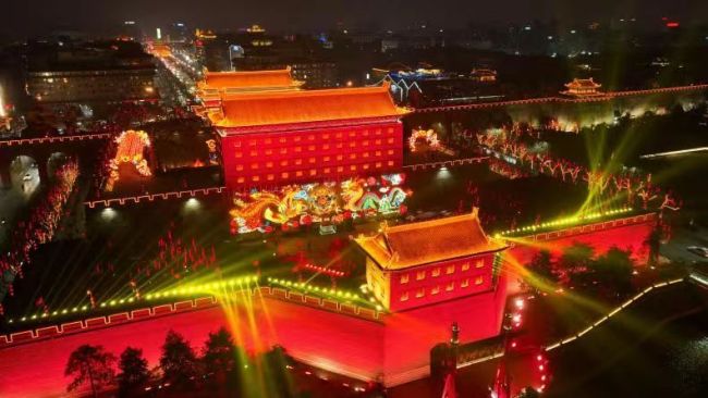 花灯烟火间 在西安共享一个“最中国”的年