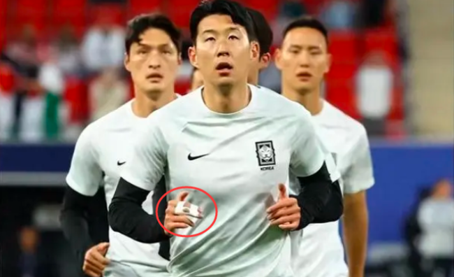 孙兴慜亚洲杯与队友冲突手指脱臼