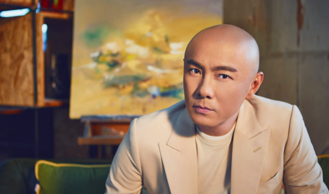 张卫健过60大寿一根白发都没有,保养的太好了_新闻频道_中华网