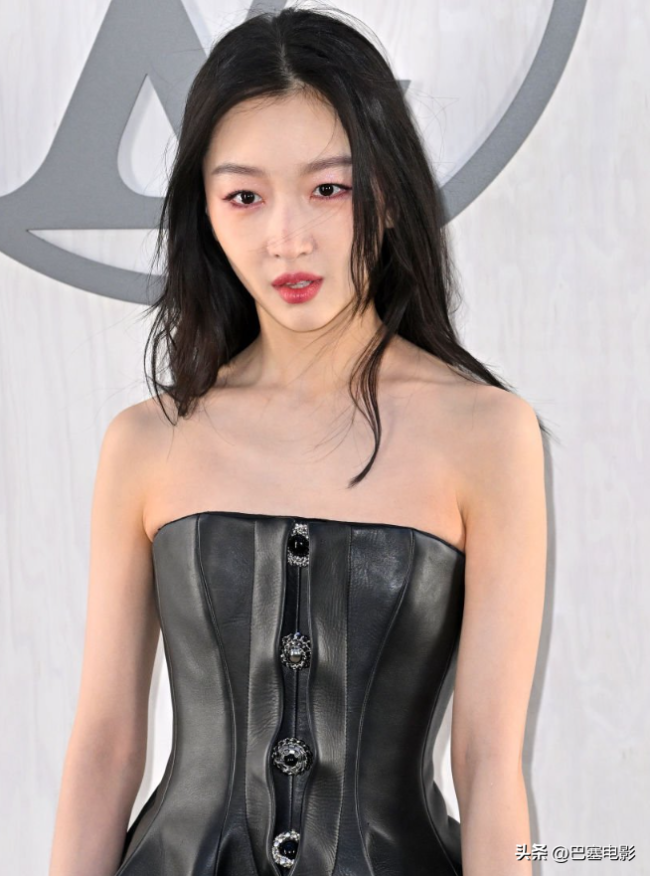 巴黎时装周明星齐露怯林心如肿王一博呆刘亦菲也没扛住造型4