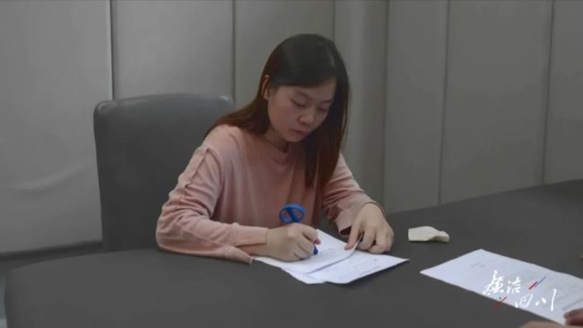 90后落马女干部刘芳秀出镜忏悔 贪腐"低龄化"和"低职化"现象有所增加