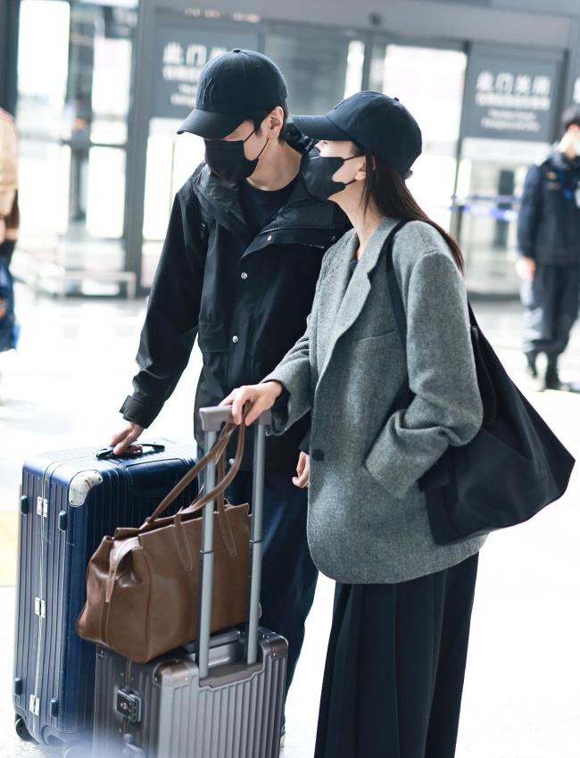 高圆圆赵又廷机场合体结婚十年恩爱如初_新闻频道_中华网