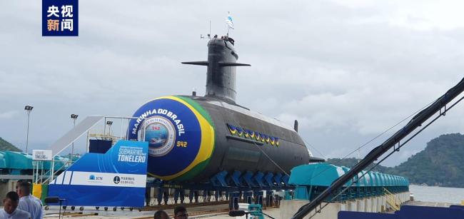 巴西總統與法國總統共同出席新潛艇下水儀式