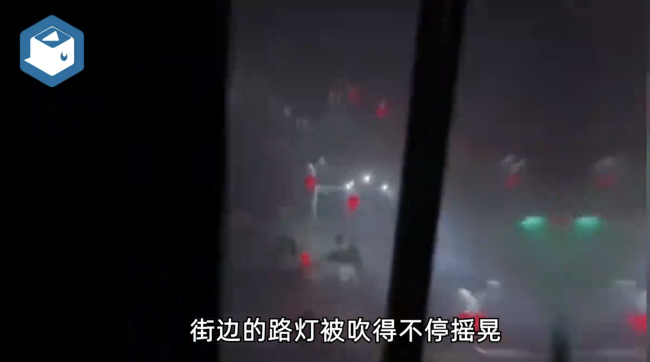 南昌市民镜头下的狂风暴雨场面