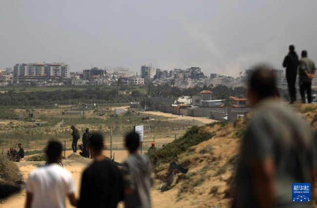以军袭击加沙中部多地致至少12死 无辜平民伤亡惨重