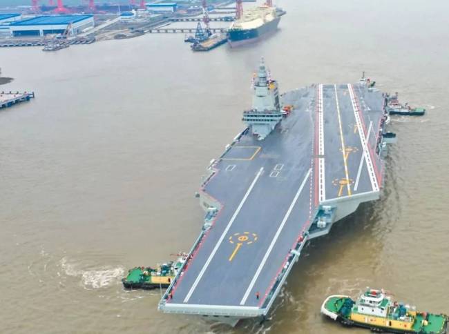 福建舰还是太保守！中国下一代航母或达12万吨，为六代机做准备？