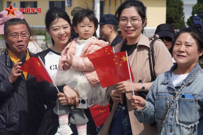 高清大图：中外学员混编同训，本日起航！