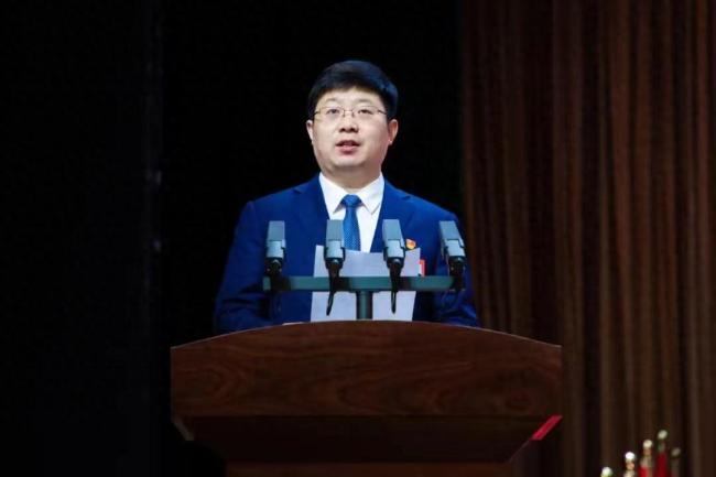 2019年1月,他调往禹州市担任市委副书记,2021年1月起代理市长职务,并