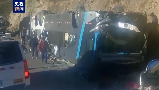 秘鲁阿亚库乔省客车坠崖事故死亡人数升至16人