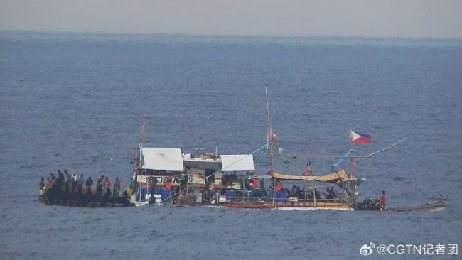 菲船只在黄岩岛海域聚集 中方管制 海警严格执法
