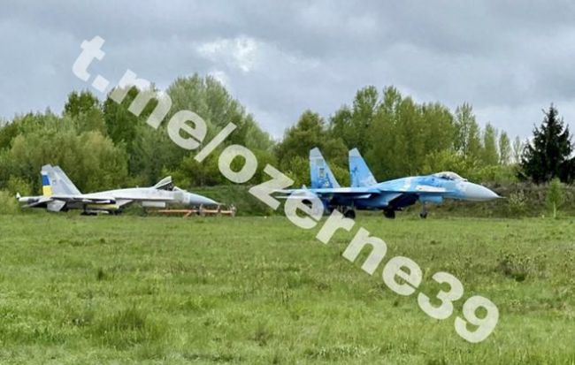 俄军打击了乌军军用机场，那里有使用北约导弹改装的苏-27战机！