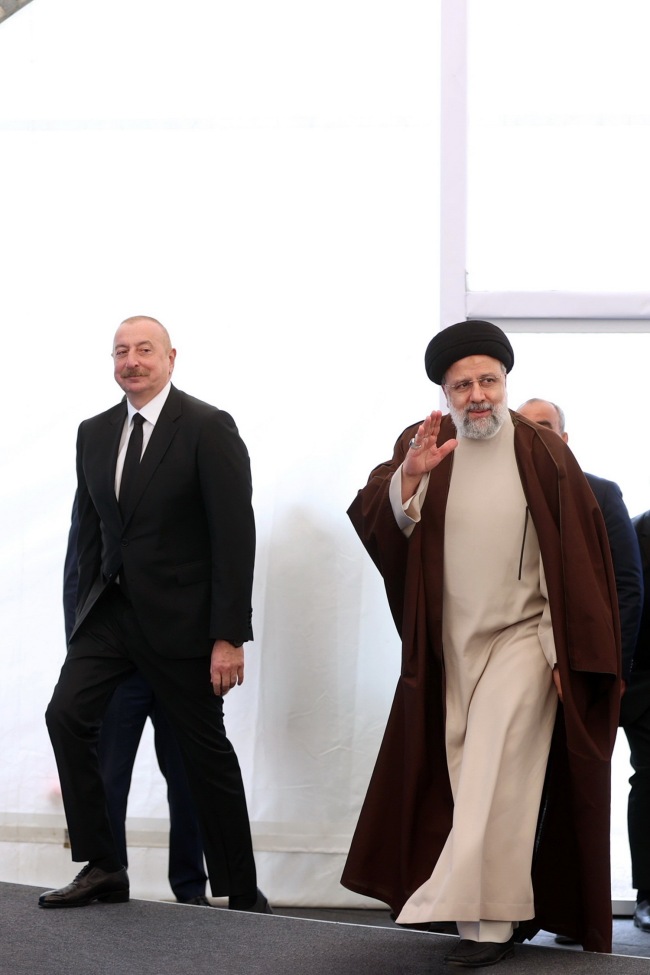 伊朗总统出事前见了谁