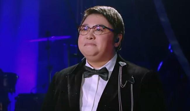 韩红：我是一个中国歌手 不可能做缩头乌龟