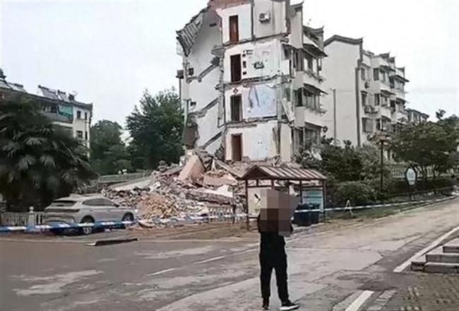 安徽楼房坍塌：垮掉整整一个单元，居民安全谁来保障？
