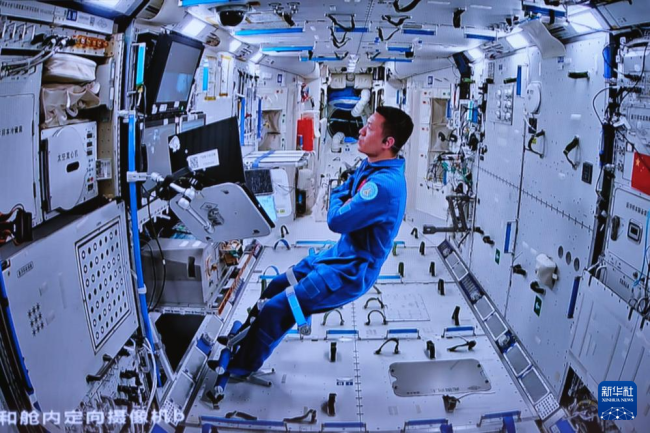 神十八乘组圆满完成第一次出舱活动 航天员太空首秀成功
