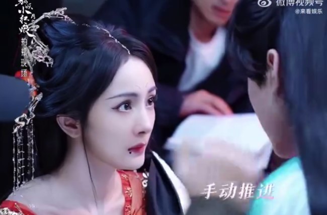 杨幂好美一双狐狸眼!镜头怼到脸上也是丝毫不惧状态超能打