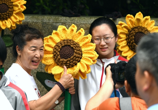 宁波巧手阿姨们祝中考学生一举夺魁