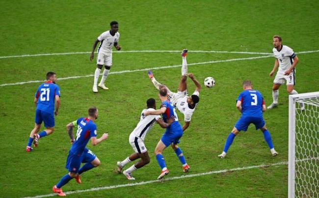 预定本届欧洲杯最佳进球？贝林厄姆补时惊天倒钩技惊四座