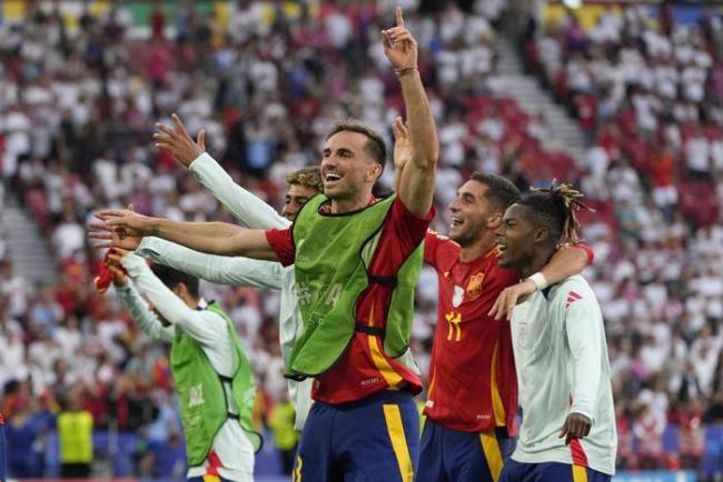 西班牙2-1德国全场集锦：梅里诺头槌绝杀 东道主德国惨遭淘汰——西班牙破咒晋级四强