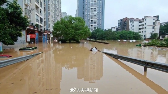 重慶長壽等地出現河水倒灌、房屋被淹等情況