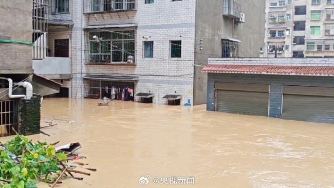 重慶長壽等地出現河水倒灌、房屋被淹等情況