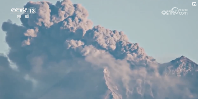 厄瓜多尔桑盖火山持续喷发 24小时241次爆炸，多地受影响