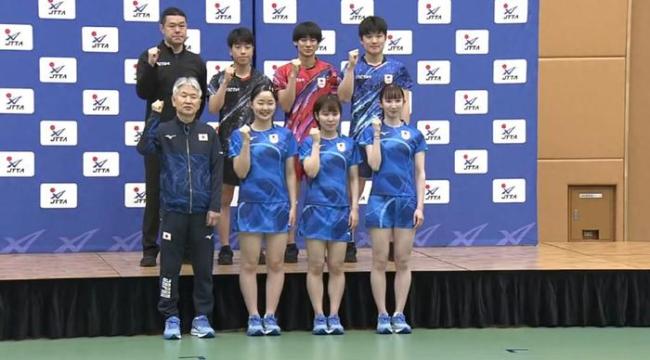 日本队穿奥运战袍亮相！张本美和与男选手对练，期待与哥哥同拿牌