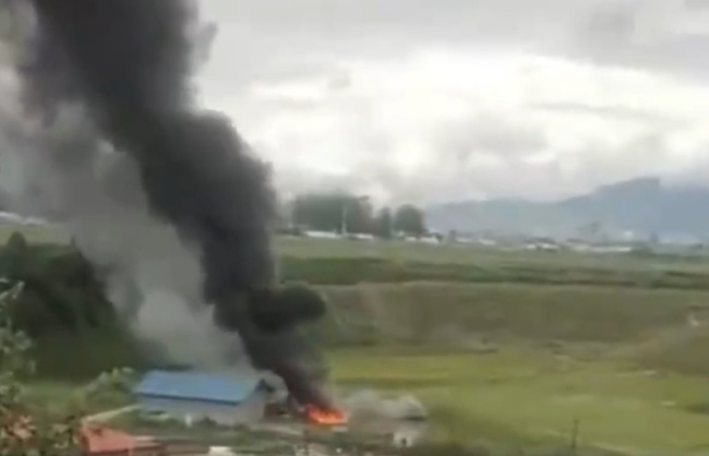 尼泊尔坠机事故现场已发现5具遗体 救援行动持续进行